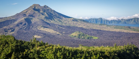 Mt. Batur (1717 m) - vulkan v Indoneziji