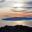 Z vrha Teide proti jugozahodu le malo pred zaidom sonca - otoka Gomera in Hierro.