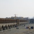 znameniti most v Isfahanu - brez reke